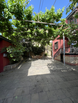 Bakı şəhəri, Binəqədi rayonu, 6-cı mikrorayon qəsəbəsində, 6 otaqlı ev / villa satılır (Elan: 335029)