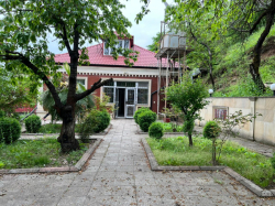 Quba şəhərində, 6 otaqlı ev / villa satılır (Elan: 306817)