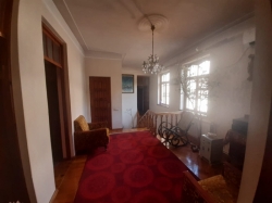 Bakı şəhəri, Nəsimi rayonunda, 7 otaqlı ev / villa kirayə verilir (Elan: 200772)