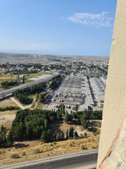 Bakı şəhəri, Yasamal rayonu, Yeni Yasamal qəsəbəsində, 2 otaqlı yeni tikili satılır (Elan: 202128)
