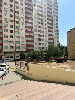 Bakı şəhəri, Binəqədi rayonu, 8-ci mikrorayon qəsəbəsində, 2 otaqlı yeni tikili satılır (Elan: 335452)