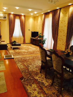 Bakı şəhəri, Nəsimi rayonunda, 11 otaqlı ofis kirayə verilir (Elan: 320399)