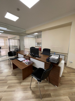 Bakı şəhəri, Yasamal rayonunda, 12 otaqlı ofis kirayə verilir (Elan: 300826)