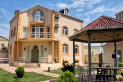 Bakı şəhəri, Səbail rayonunda, 8 otaqlı ev / villa kirayə verilir (Elan: 209655)