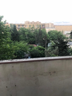 Bakı şəhəri, Yasamal rayonunda, 3 otaqlı köhnə tikili satılır (Elan: 201876)