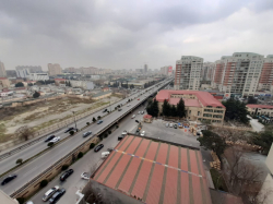 Bakı şəhəri, Yasamal rayonunda, 2 otaqlı yeni tikili kirayə verilir (Elan: 267548)