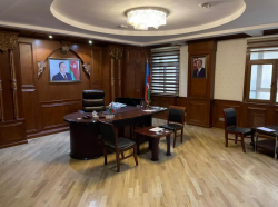 Bakı şəhəri, Nəsimi rayonu, 5-ci mikrorayon qəsəbəsində, 18 otaqlı ofis kirayə verilir (Elan: 247426)