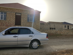 Bakı şəhəri, Abşeron rayonu, Hökməli qəsəbəsində, 4 otaqlı ev / villa satılır (Elan: 280768)