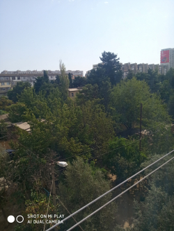 Bakı şəhəri, Nizami rayonu, 8-ci kilometr qəsəbəsində, 3 otaqlı köhnə tikili satılır (Elan: 236239)