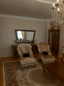 Bakı şəhəri, Nizami rayonunda, 10 otaqlı ev / villa satılır (Elan: 319702)