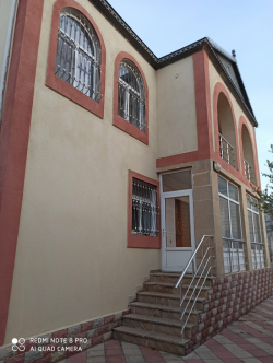 Bakı şəhəri, Suraxanı rayonu, Qaraçuxur qəsəbəsində, 8 otaqlı ev / villa kirayə verilir (Elan: 241950)