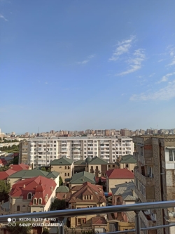 Bakı şəhəri, Binəqədi rayonu, 8-ci mikrorayon qəsəbəsində, 3 otaqlı yeni tikili satılır (Elan: 216197)
