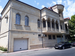 Bakı şəhəri, Nəsimi rayonunda, 15 otaqlı ev / villa kirayə verilir (Elan: 241480)
