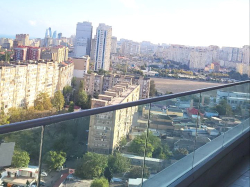 Bakı şəhəri, Yasamal rayonunda, 2 otaqlı yeni tikili kirayə verilir (Elan: 323035)