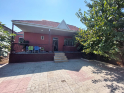 Xırdalan şəhərində, 4 otaqlı ev / villa satılır (Elan: 235815)