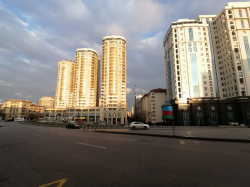 Bakı şəhəri, Yasamal rayonunda, 3 otaqlı yeni tikili satılır (Elan: 242993)