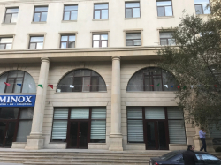 Bakı şəhəri, Nəsimi rayonunda, 6 otaqlı ofis kirayə verilir (Elan: 270425)