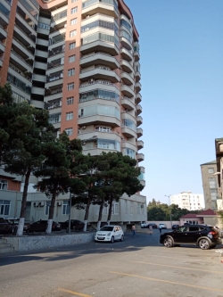 Bakı şəhəri, Yasamal rayonunda, 3 otaqlı yeni tikili kirayə verilir (Elan: 200648)