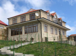 Şamaxı şəhərində, 5 otaqlı ev / villa satılır (Elan: 242336)