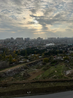 Bakı şəhəri, Yasamal rayonu, Yeni Yasamal qəsəbəsində, 2 otaqlı yeni tikili satılır (Elan: 253398)
