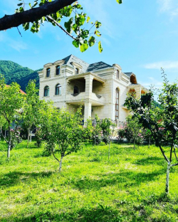Qax şəhərində, 6 otaqlı ev / villa satılır (Elan: 249822)