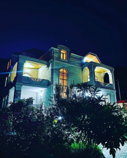 Qax şəhərində, 6 otaqlı ev / villa satılır (Elan: 249822)