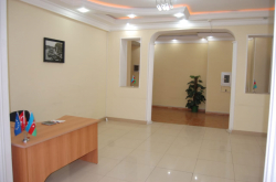 Bakı şəhəri, Yasamal rayonunda, 3 otaqlı ofis kirayə verilir (Elan: 235842)