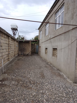 Xaçmaz şəhərində, 4 otaqlı ev / villa satılır (Elan: 318043)
