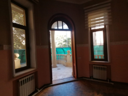 Bakı şəhəri, Nərimanov rayonunda, 8 otaqlı ev / villa satılır (Elan: 266190)