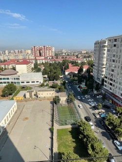 Bakı şəhəri, Nizami rayonu, 8-ci kilometr qəsəbəsində, 2 otaqlı yeni tikili satılır (Elan: 202484)
