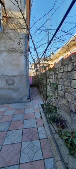 Bakı şəhəri, Nizami rayonu, Keşlə qəsəbəsində, 8 otaqlı ev / villa satılır (Elan: 298562)