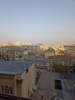 Bakı şəhəri, Səbail rayonunda, 4 otaqlı yeni tikili kirayə verilir (Elan: 210611)