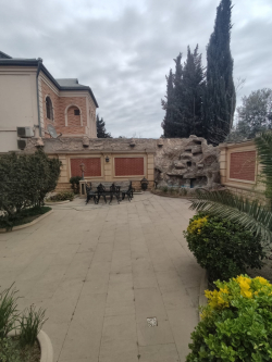 Bakı şəhəri, Suraxanı rayonu, Qaraçuxur qəsəbəsində, 8 otaqlı ev / villa satılır (Elan: 271372)