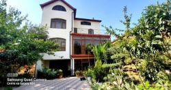 Bakı şəhəri, Binəqədi rayonu, 9-cu mikrorayon qəsəbəsində, 7 otaqlı ev / villa satılır (Elan: 241697)