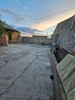 Bakı şəhəri, Sabunçu rayonu, Kürdəxanı qəsəbəsində, 4 otaqlı ev / villa satılır (Elan: 334250)