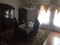 Bakı şəhəri, Nərimanov rayonunda, 7 otaqlı ev / villa kirayə verilir (Elan: 328024)