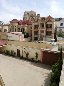 Bakı şəhəri, Nəsimi rayonunda, 15 otaqlı ev / villa kirayə verilir (Elan: 262746)