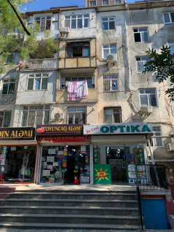 Bakı şəhəri, Nəsimi rayonunda, 3 otaqlı köhnə tikili satılır (Elan: 263141)