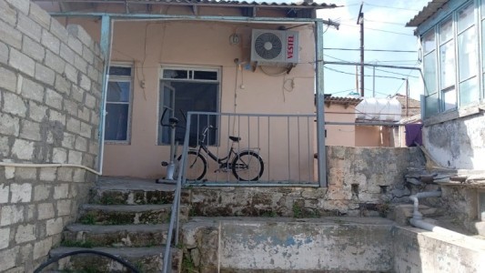 2 sqft həyət / bağ evi