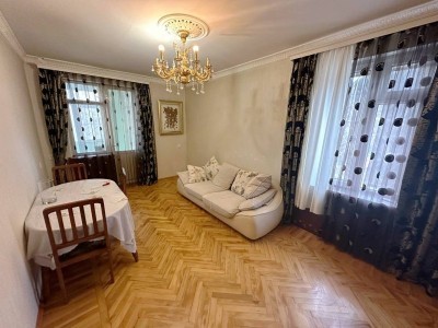 2 otaqlı köhnə tikili