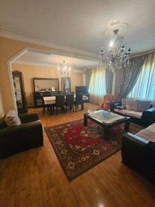 5 otaqlı köhnə tikili