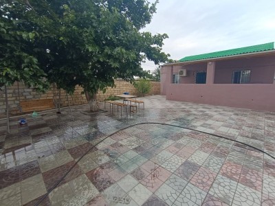 4 sqft həyət / bağ evi