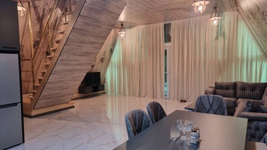 130 sqft həyət / bağ evi