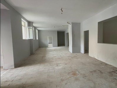 318 m² obyekt