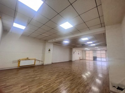 165 Sqm ofis