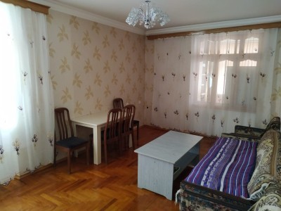 3 otaqlı köhnə tikili