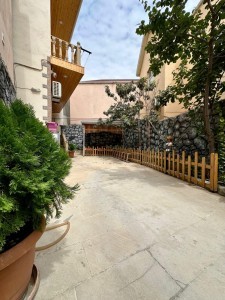 2 sqft həyət / bağ evi