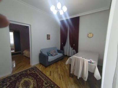1 otaqlı köhnə tikili