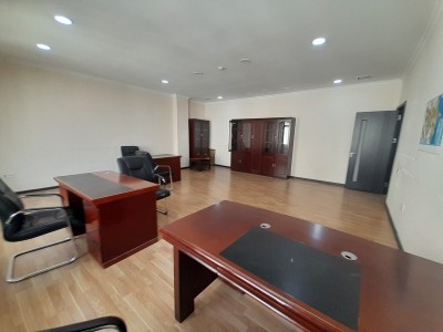 700 Sqm ofis
