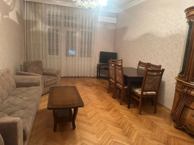 2 otaqlı köhnə tikili